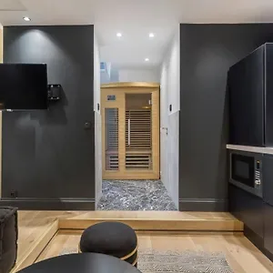 Romantique - Sauna Et Balnéo , Lyon France